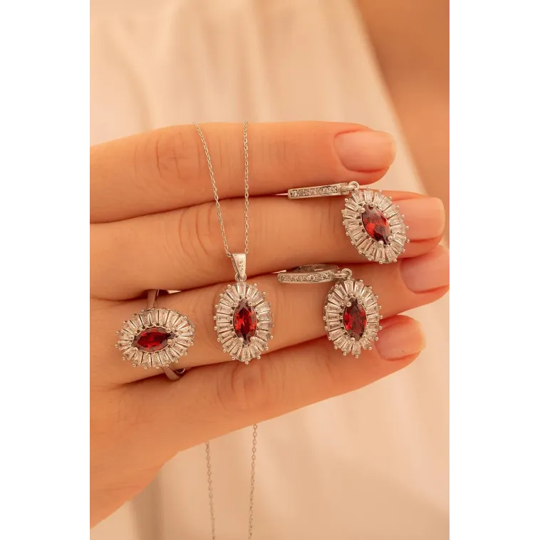 Kadın Gümüş Set - Mekik Model Yakut Taşlı Baget Süslemeli Rodyumlu Kadın Set Kadın Gümüş Set - Mekik Model Yakut Taşlı Baget Süslemeli Rodyumlu Kadın Set