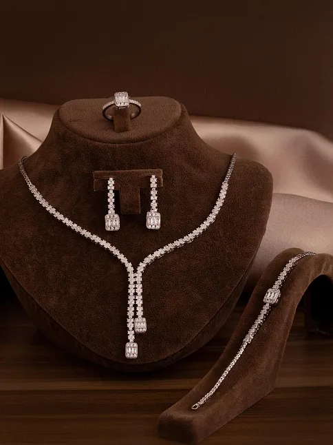 Kadın Gümüş Takı Seti - Sultan Baget Taşlı Zirkon Süslemeli Kolye, Bileklik, Yüzük, Küpe Tam Set