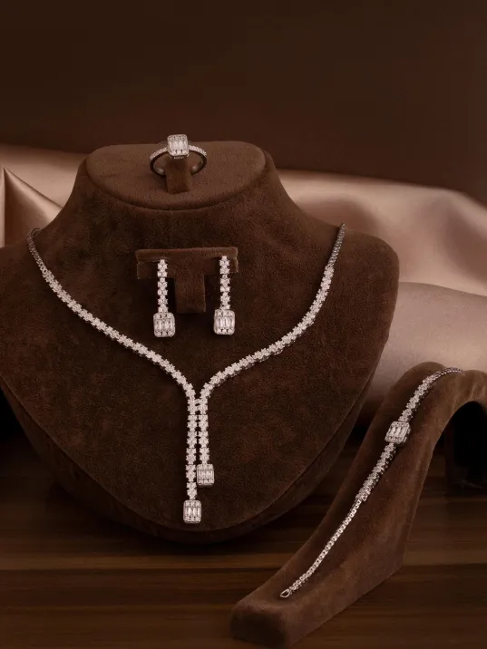 Kadın Gümüş Takı Seti - Sultan Baget Taşlı Zirkon Süslemeli Kolye, Bileklik, Yüzük, Küpe Tam Set Kadın Gümüş Takı Seti - Sultan Baget Taşlı Zirkon Süslemeli Kolye, Bileklik, Yüzük, Küpe Tam Set