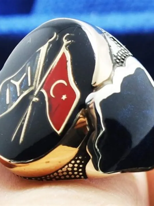 Gümüş Erkek Yüzük IYI Ve Ay Yıldız Sancaklı Lüks Model Gümüş Erkek Yüzük IYI Ve Ay Yıldız Sancaklı Lüks Model