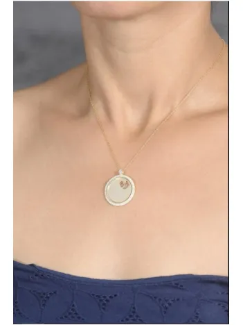 Çocuğunuzun İsmini Yazdırabileceğiniz El Ve Ayak Figürlü Bayan Gümüş Kolye