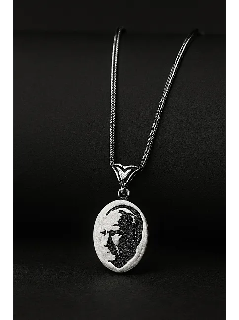 Erkek Gümüş Kolye - Oval Atatürk Motifli Erkek Gümüş