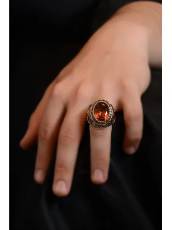 Kırmızı Zirkon Taşlı Yanı Selçuklu Arma ve Hilal Yıldız İşlemeli Erkek Gümüş Yüzük Kırmızı Zirkon Taşlı Yanı Selçuklu Arma ve Hilal Yıldız İşlemeli Erkek Gümüş Yüzük