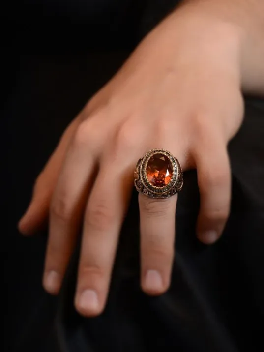 Kırmızı Zirkon Taşlı Yanı Selçuklu Arma ve Hilal Yıldız İşlemeli Erkek Gümüş Yüzük