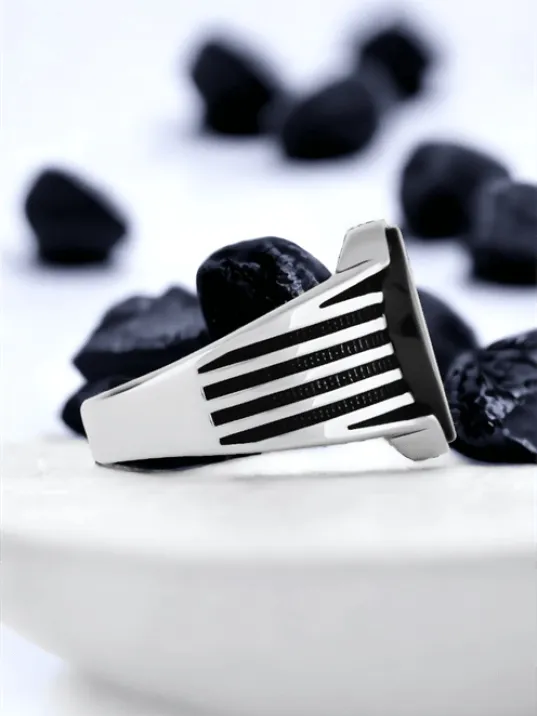 Erkek Gümüş Yüzük - 925 Ayar Siyah Oniks Taşlı Oval Erkek Gümüş Yüzük Erkek Gümüş Yüzük - 925 Ayar Siyah Oniks Taşlı Oval Erkek Gümüş Yüzük