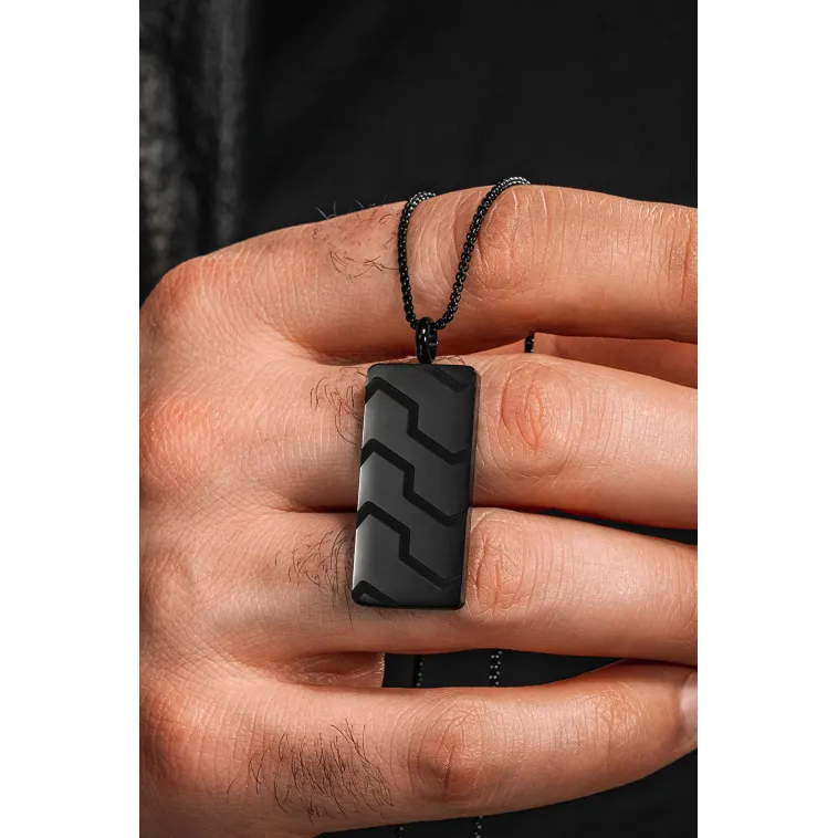 Blackstone Vortex Desenli Erkek Kolye 3.5 cm Parlak Çelik Kararmaz Polo Zincir Blackstone Vortex Desenli Erkek Kolye 3.5 cm Parlak Çelik Kararmaz Polo Zincir