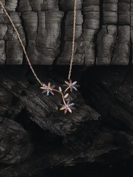 Çiçek Motifli 925 Ayar Kadın Gümüş Kolye Çiçek Motifli 925 Ayar Kadın Gümüş Kolye