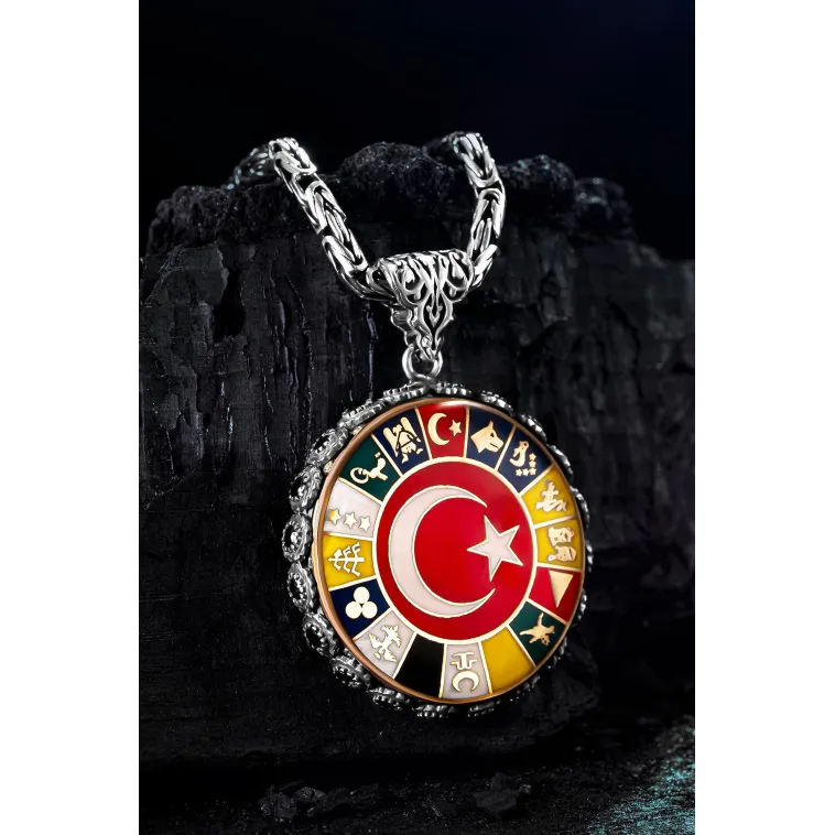 Erkek Gümüş Kolye - 16 Türk Devleti Bayrakları İşlemeli Ay Yıldız Kral Zincirli Erkek Kolye Erkek Gümüş Kolye - 16 Türk Devleti Bayrakları İşlemeli Ay Yıldız Kral Zincirli Erkek Kolye