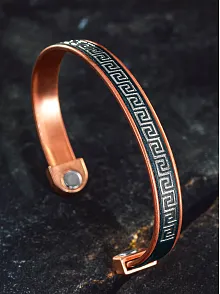 Erkek Kadın Bakır Bileklik - Üstü Siyah Hakiki Deri Grek İşlemeli Mıknatıslı Model Metal Kutu Doğal