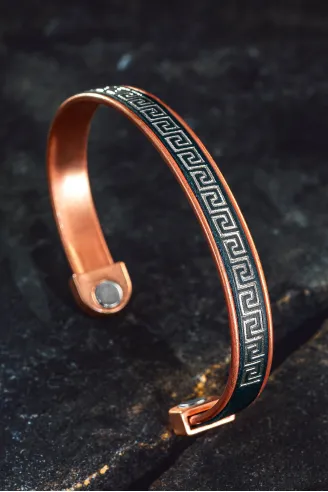Erkek Kadın Bakır Bileklik - Üstü Siyah Hakiki Deri Grek İşlemeli Mıknatıslı Model Metal Kutu Kuvars