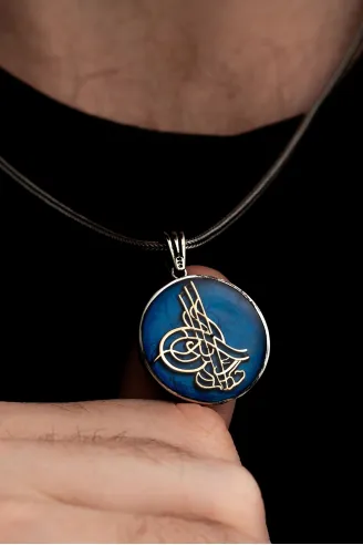 Erkek Gümüş Kolye - Osmanlı Tuğrası İşlemeli Mavi Renkli Gümüş Kolye