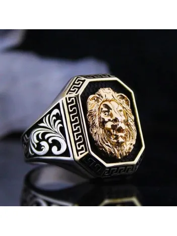 Erkek Gümüş Yüzük - Altın Renk Aslan Işlemeli Grek Desen Özel Seri Erkek Gümüş Yüzük