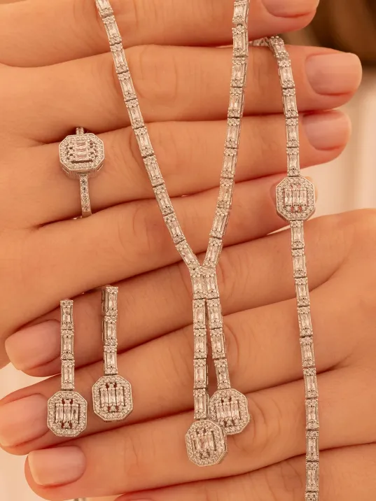 Kadın Gümüş Takı Seti - Merlin Baget Taşlı Model Kolye, Bileklik, Yüzük, Küpe Tam Set Kadın Gümüş Takı Seti - Merlin Baget Taşlı Model Kolye, Bileklik, Yüzük, Küpe Tam Set