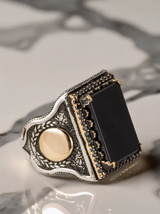 Erkek Siyah Oniks Taşlı Yanı Harf Yazılabilir 925 Ayar Gümüş Yüzük Erkek Siyah Oniks Taşlı Yanı Harf Yazılabilir 925 Ayar Gümüş Yüzük