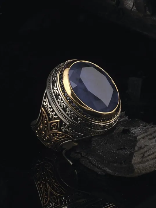 Mavi Zirkon Taşlı Yanları Motifli Erkek 925 Ayar Gümüş Yüzük GYZMAVIZIRC-GMS