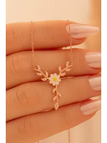 Kadın Gümüş Kolye - Sevgililer Günü - Hediye - Zirkon Taşlı Yaprak Model Papatya Kadın Kolye