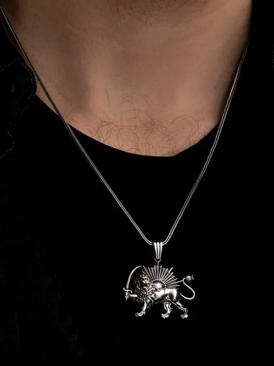 Erkek Gümüş Kolye - İran Pehlevi Aslanı Gümüş Kolye Erkek Gümüş Kolye - İran Pehlevi Aslanı Gümüş Kolye