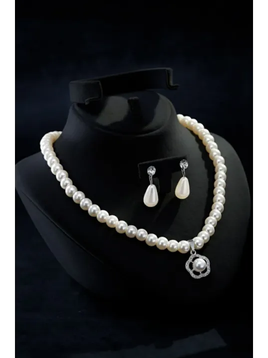 Kadın İnci Kolye Küpe Set - Helena Model Çiçek Motifli Kadın İnci Set Kadın İnci Kolye Küpe Set - Helena Model Çiçek Motifli Kadın İnci Set