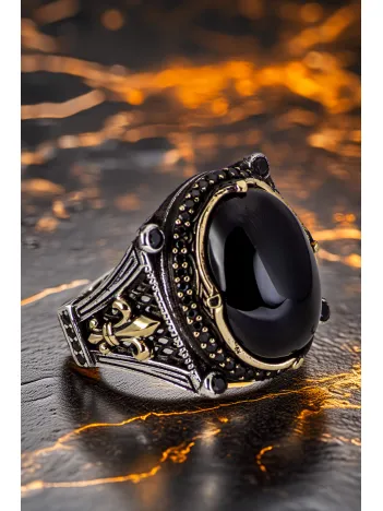 Erkek Siyah Oniks Taşlı Zirkon Taş Süslemeli Zambak Motifli 925 Ayar Gümüş Yüzük