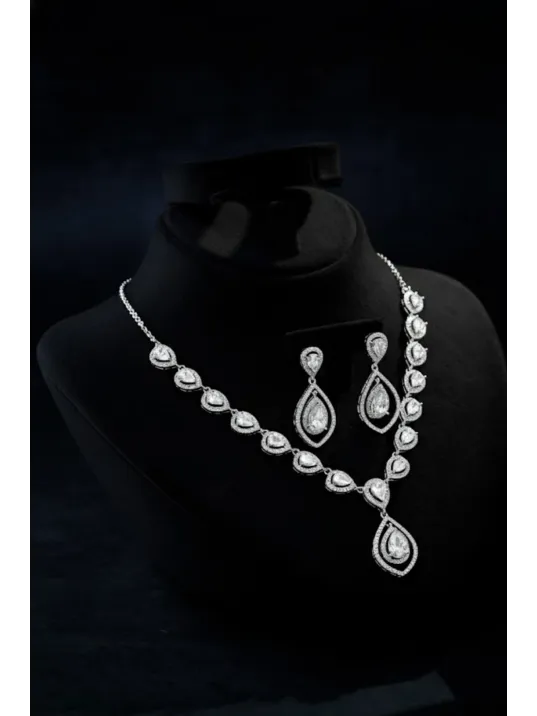 Kadın Bijuteri Kolye Küpe Set - Miranda Model Zirkon Taşlı Damla Motifli Zarif Su Yolu Set