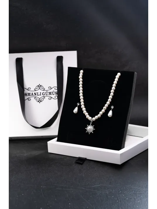 Kadın İnci Kolye Küpe Set - Solara Model Çiçek Motifli Kadın İnci Set Kadın İnci Kolye Küpe Set - Solara Model Çiçek Motifli Kadın İnci Set