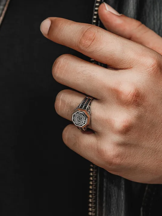 Erkek Gümüş Yüzük - Çift Zirkon Taşlı Hz. Süleyman Mührü Erkek Yüzük Erkek Gümüş Yüzük - Çift Zirkon Taşlı Hz. Süleyman Mührü Erkek Yüzük