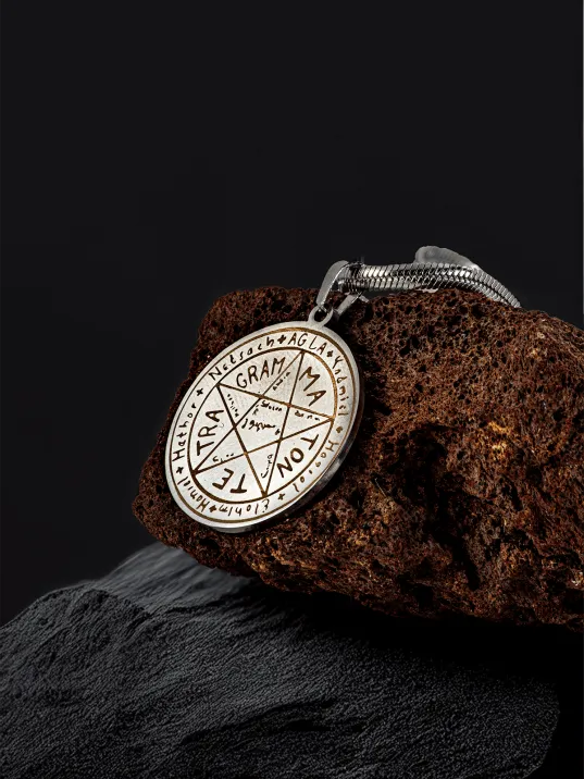 Erkek Kadın Aşk Tılsımı Ve Maton Tetragram İşlemeli Yassı Snake Zincir Çelik Kolye Erkek Kadın Aşk Tılsımı Ve Maton Tetragram İşlemeli Yassı Snake Zincir Çelik Kolye