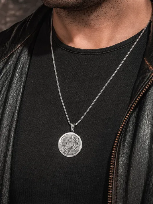 925 Ayar Gümüş 35 Besmele İşlemeli Kolye Dualı Erkek Gümüş Kolye 925 Ayar Gümüş 35 Besmele İşlemeli Kolye Dualı Erkek Gümüş Kolye