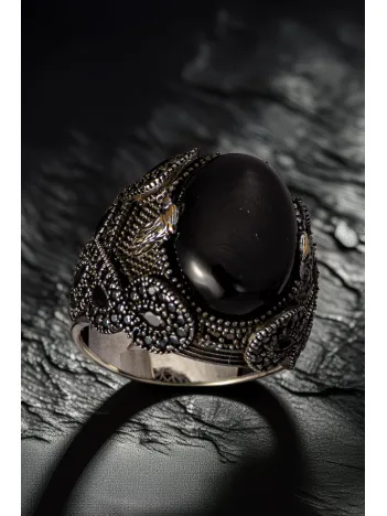 Erkek Siyah Oniks Taşlı Yanı Kartal Kafası Zirkon Süslemeli 925 Ayar Gümüş Yüzük