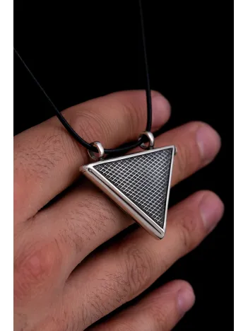 Orta Boy Baklava Desenli Gümüş Muska Haznesi Deri Kolye Hediyeli