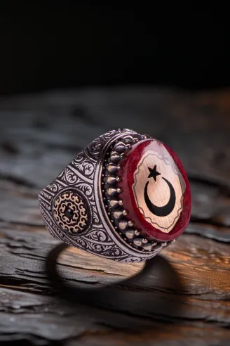 Erkek Kırmızı Sıkma Kehribar Taşlı Yanı Desenli Ay Yıldız İşlemeli 925 Ayar Gümüş Yüzük
