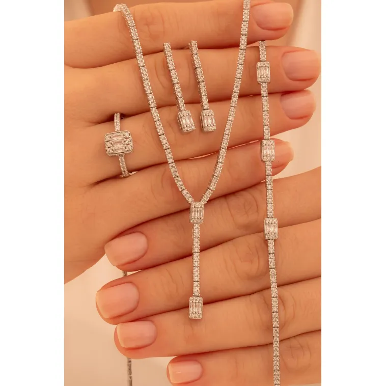 Kadın Gümüş Takı Seti - Süreyya Baget Taşlı Kare Model Kolye, Bileklik, Yüzük, Küpe Tam Set Kadın Gümüş Takı Seti - Süreyya Baget Taşlı Kare Model Kolye, Bileklik, Yüzük, Küpe Tam Set