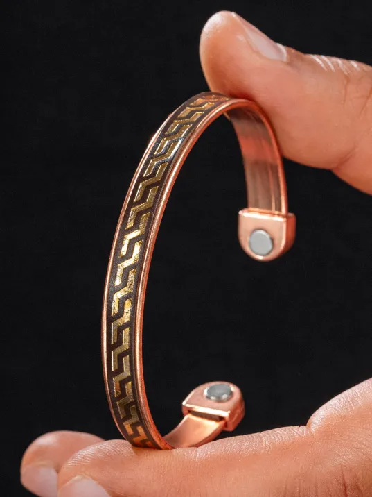 Erkek Kadın Bakır Bileklik - Altın Kaplama Hakiki Deri Omega Desenli Mıknatıslı Metal Kutu Doğal