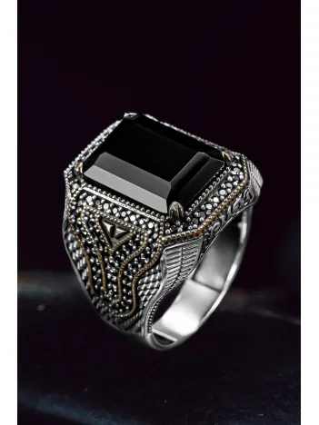 Erkek Gümüş Yüzük - Siyah Oniks Taşı Yanı Zirkon İşlemeli Erkek Yüzük Erkek Gümüş Yüzük - Siyah Oniks Taşı Yanı Zirkon İşlemeli Erkek Yüzük