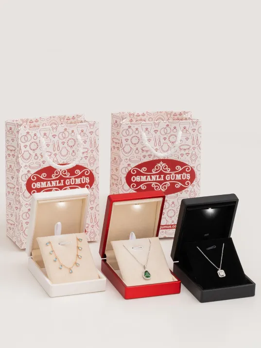 Işıklı Lüks Beyaz Kolye Kutusu