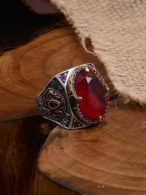 Garnet Taşlı Yanı İşlemeli Erkek Gümüş Yüzük Garnet Taşlı Yanı İşlemeli Erkek Gümüş Yüzük