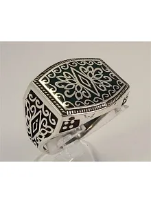 Otantik Selçuklu Motifli Yeşil Mineli Erkek Gümüş Yüzük
