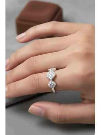 Kadın Gümüş Yüzük - Kleopatra Model Zirkon Taşlı Su Yolu Yüzük