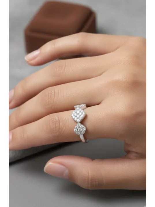 Kadın Gümüş Yüzük - Kleopatra Model Zirkon Taşlı Su Yolu Yüzük