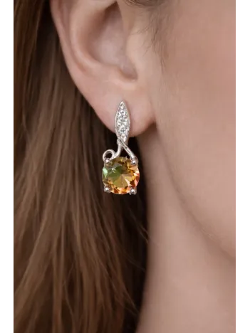 Kadın Gümüş Küpe - Işıltılı Mini Aura Zultanit Taşlı Kadın Gümüş Küpe Kadın Gümüş Küpe - Işıltılı Mini Aura Zultanit Taşlı Kadın Gümüş Küpe