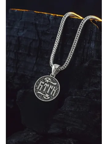 Erkek Gümüş Kolye - Yuvarlak Göktürkçe Türk Yazılı Balta Motif Gümüş Erkek Kolye