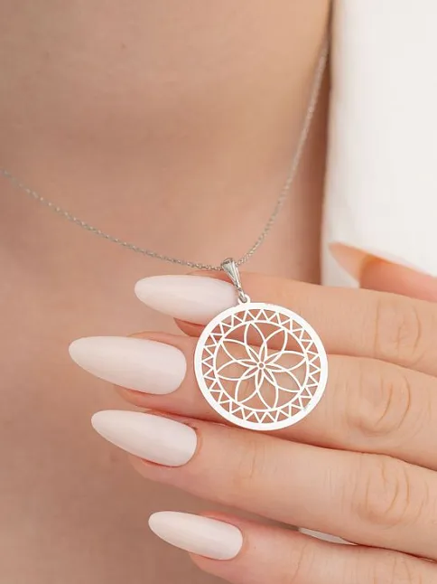 Lotus Çiçeği Motifli Gümüş Kolye