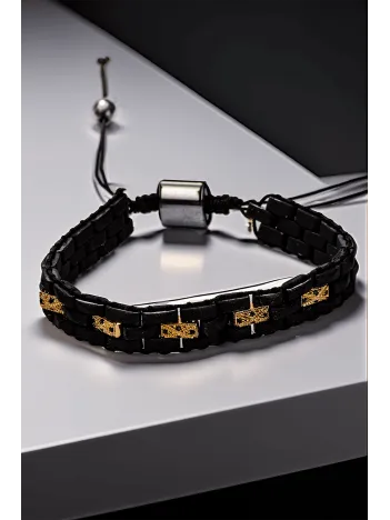 Siyah Örgü Mat Erkek Bileklik – Altın Detaylı Dikdörtgen Taşlı Ayarlanabilir Makrome