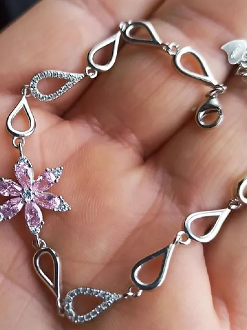 Damla Model Nergis Çiçeği Zirkon Taşlı Bayan Gümüş Bileklik
