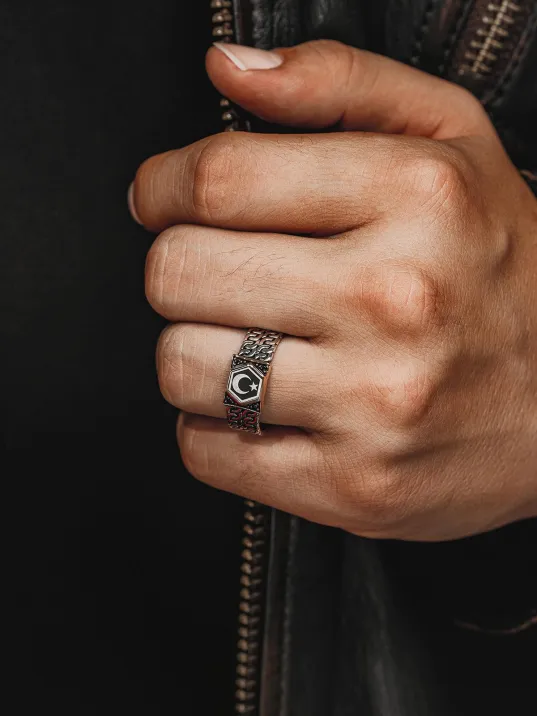 Erkek Gümüş Yüzük -Zirkon Taşlı Ay Yıldız İşlemeli Sarmal Model Erkek Yüzük