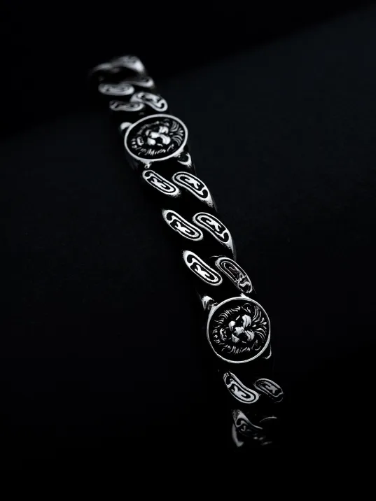 Erkek Gümüş Bileklik - Aslan Motifli Oksitli Gurmet Zinciri Gümüş Bileklik Erkek Gümüş Bileklik - Aslan Motifli Oksitli Gurmet Zinciri Gümüş Bileklik