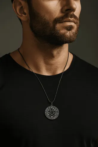Erkek Kadın Aşk Tılsımı Ve Maton Tetragram İşlemeli Siyah Yassı Snake Zincir Çelik Kolye