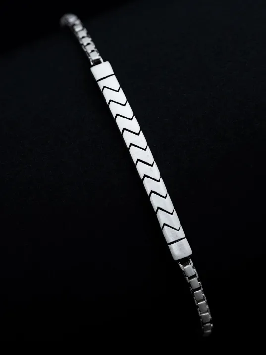 Erkek Gümüş Bileklik - Küp Zincirli Çizgili Model Gümüş Bileklik Erkek Gümüş Bileklik - Küp Zincirli Çizgili Model Gümüş Bileklik