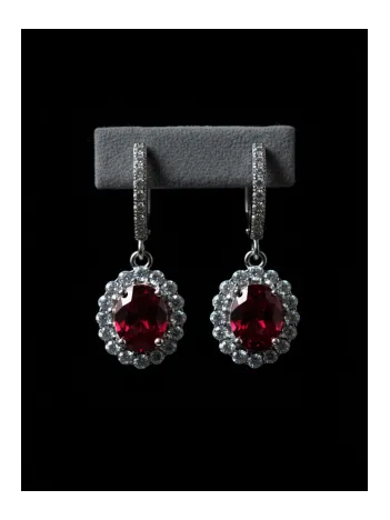 Kadın Gümüş Küpe - Yuvarlak Doğal Kırmızı Safir Taşlı Gümüş Küpe