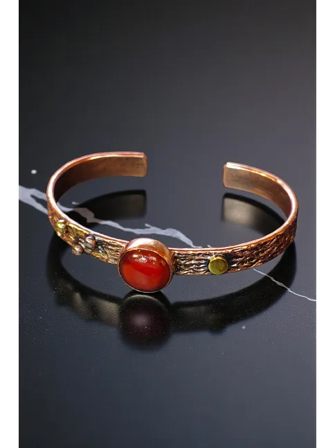 Kadın Bakır Bileklik - Kırmızı Akik Taşlı Yuvarlak Model Nokta Motif Bilezik Metal Kutu ve Doğal Taş